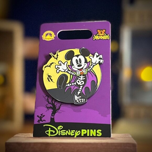 Disney Mickey Mouse Halloween Skeleton Vampire Enamel Pin 2024 - Picture 1 of 3